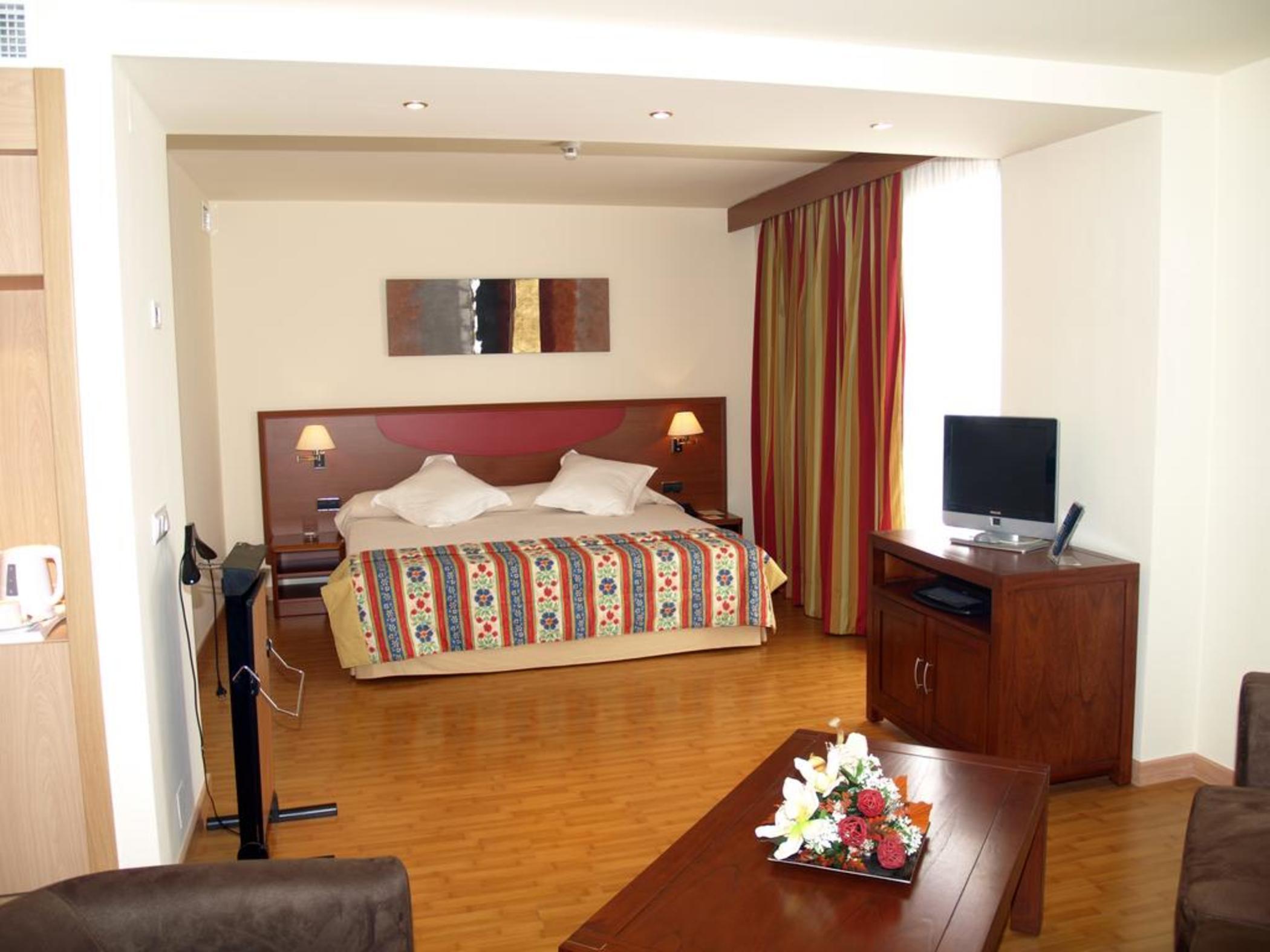 Alcala Plaza Hotel Alcalá de Henares Eksteriør billede