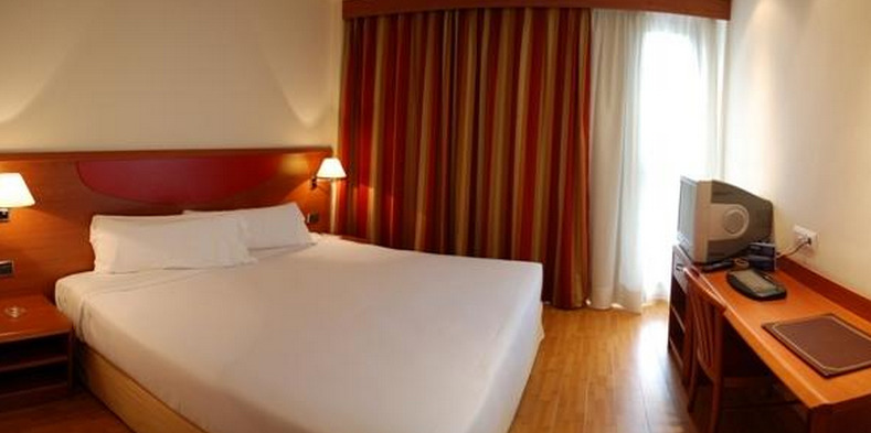 Alcala Plaza Hotel Alcalá de Henares Eksteriør billede