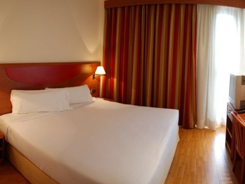 Alcala Plaza Hotel Alcalá de Henares Eksteriør billede